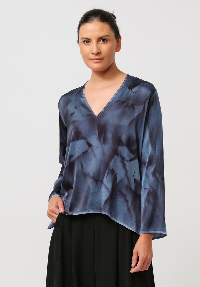 Avant Toi Hand-Painted Silk V-Neck Barchetta Top in Nero & Marbled Titanium Blue