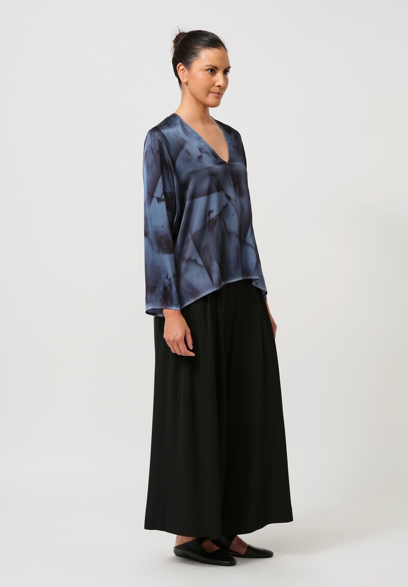 Avant Toi Hand-Painted Silk V-Neck Barchetta Top in Nero Marbled Titanium Blue
