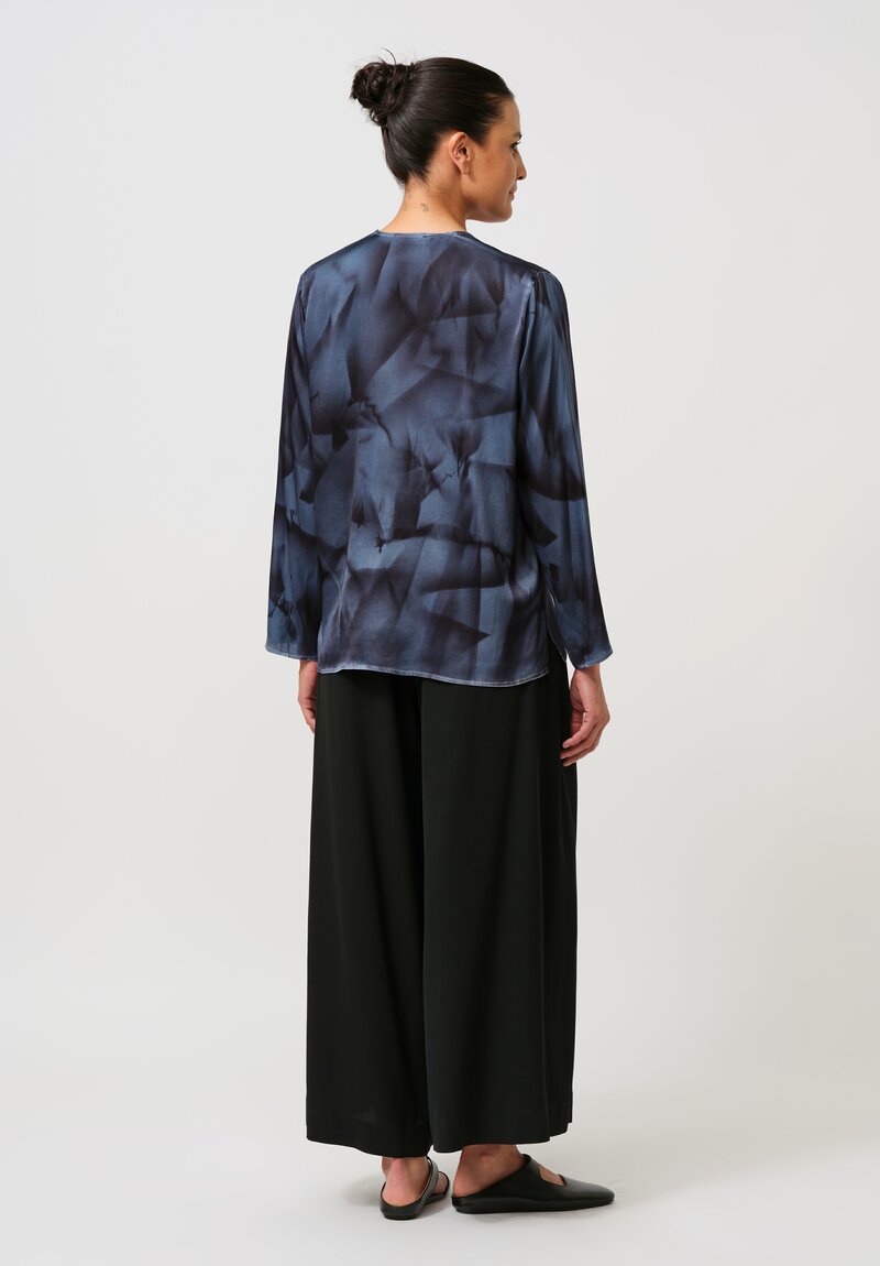 Avant Toi Hand-Painted Silk V-Neck Barchetta Top in Nero Marbled Titanium Blue