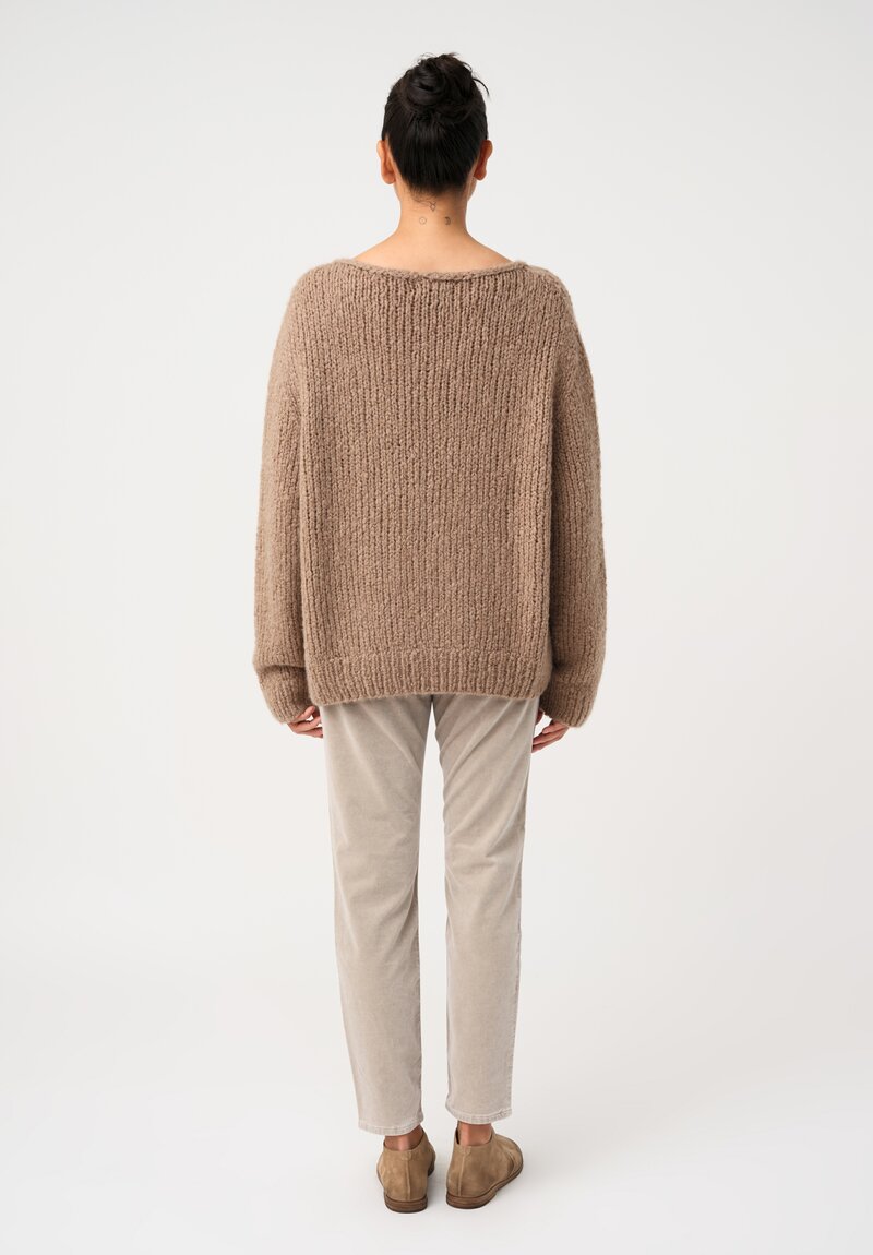 Wommelsdorff Cashemere & Silk Hand-Knit Faye Scooped Neck Sweater in Toffee Brown