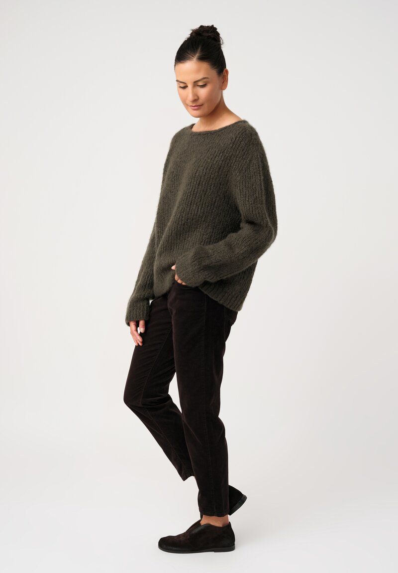 Wommelsdorff Cashmere & Silk Hand-Knit Faye Scooped Neck Sweater in Hunter Green