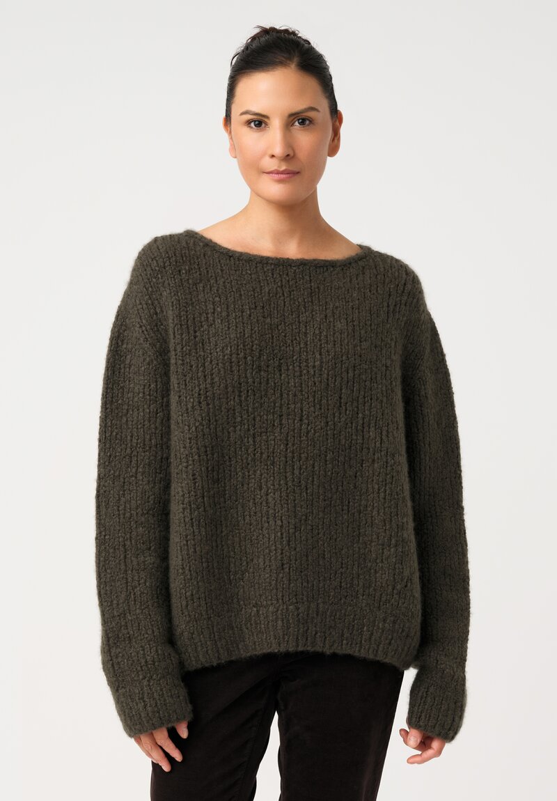 Wommelsdorff Cashmere & Silk Hand-Knit Faye Scooped Neck Sweater in Hunter Green