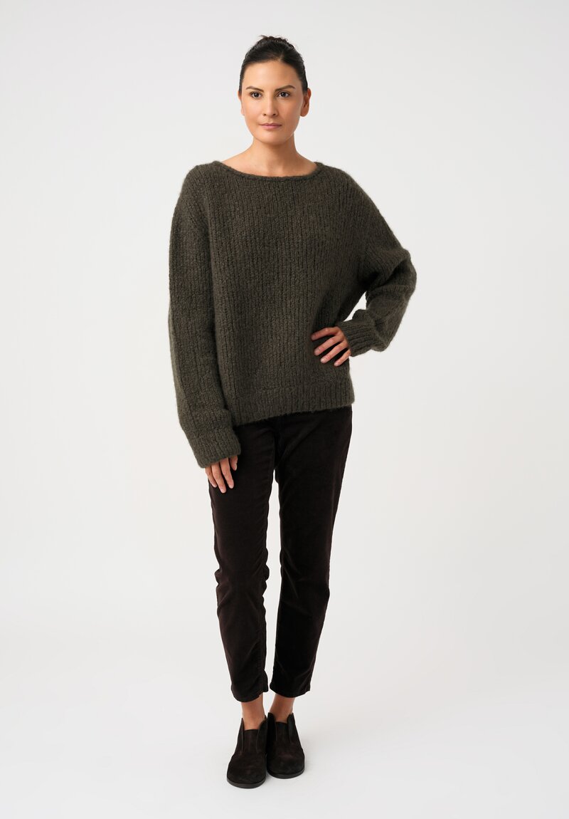 Wommelsdorff Cashmere & Silk Hand-Knit Faye Scooped Neck Sweater in Hunter Green