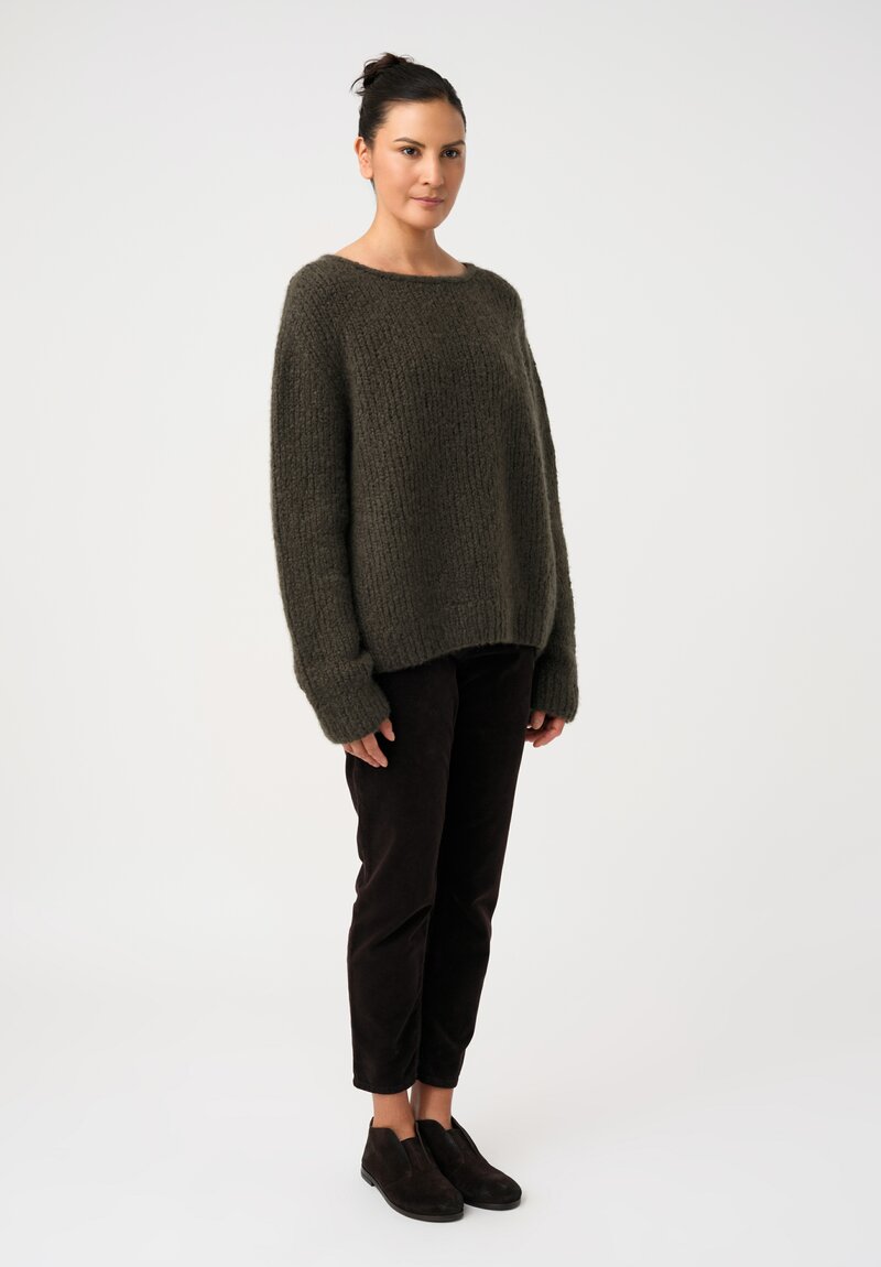 Wommelsdorff Cashmere & Silk Hand-Knit Faye Scooped Neck Sweater in Hunter Green