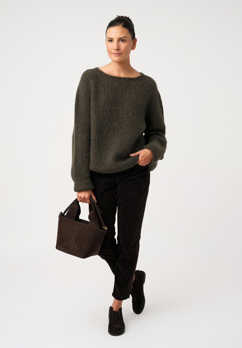 Wommelsdorff Cashmere & Silk Hand-Knit Faye Scooped Neck Sweater in Hunter Green
