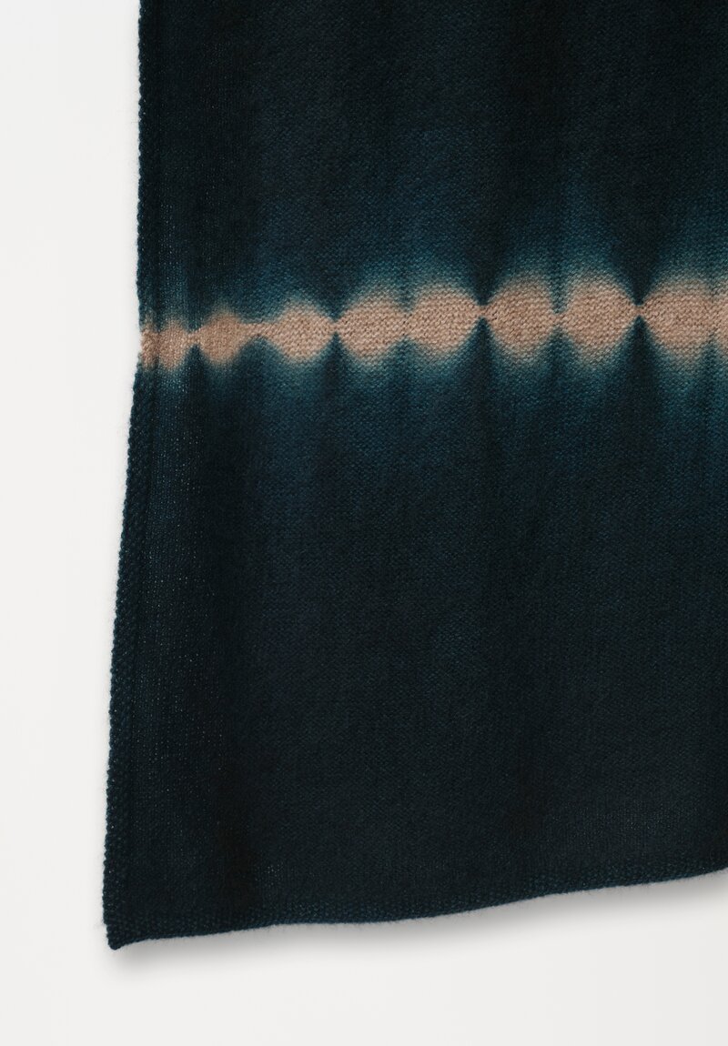 Suzusan Cashmere Knit Nuisuji Shibori Travel Shawl in Spruce Green & Sand