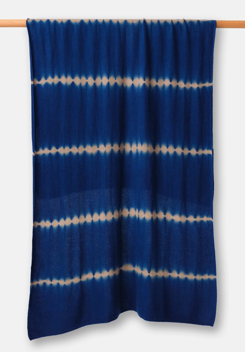Suzusan Cashmere Knit Nuisuji Shibori Travel Shawl in Cobalt Blue & Sand