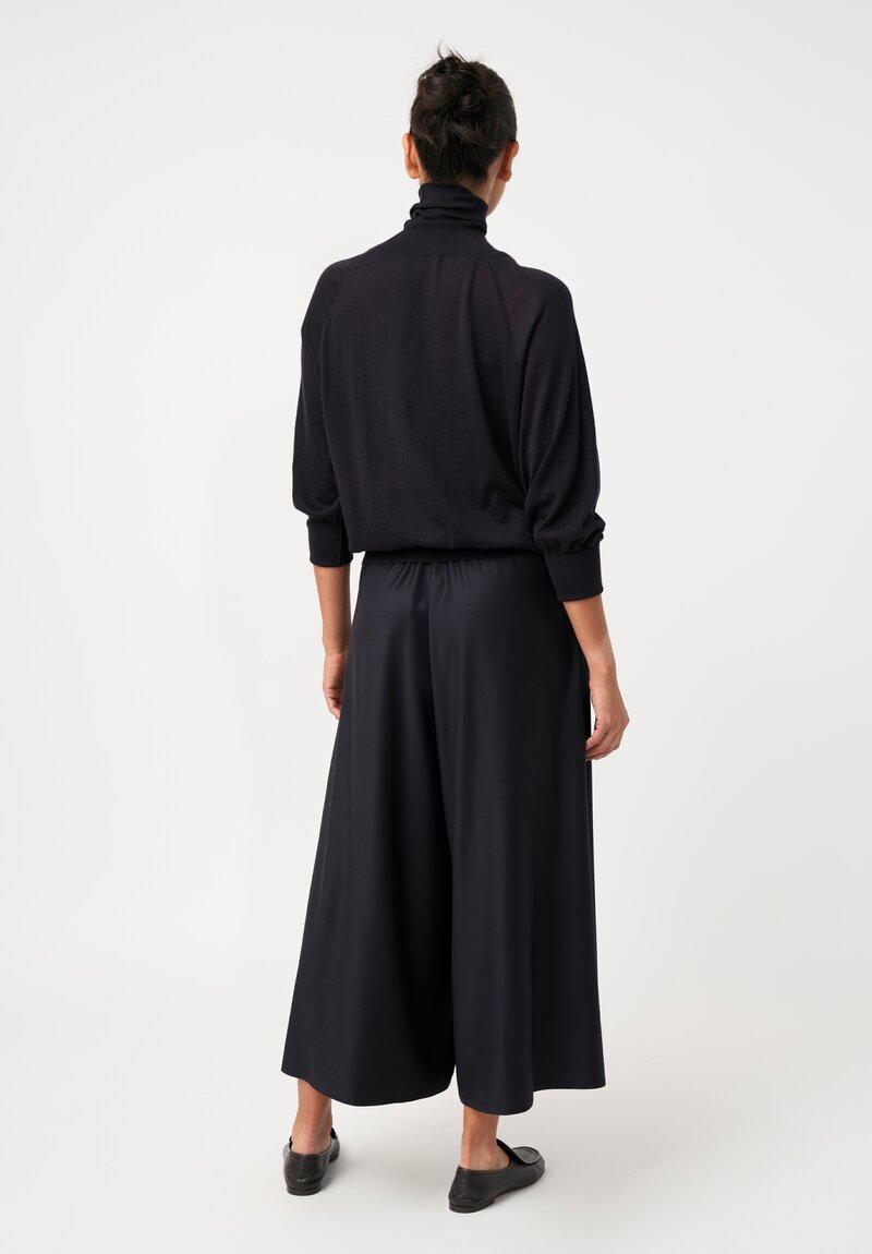 Dusan Fine-Knit Cashmere Turtleneck Sweater in Midnight Navy Blue