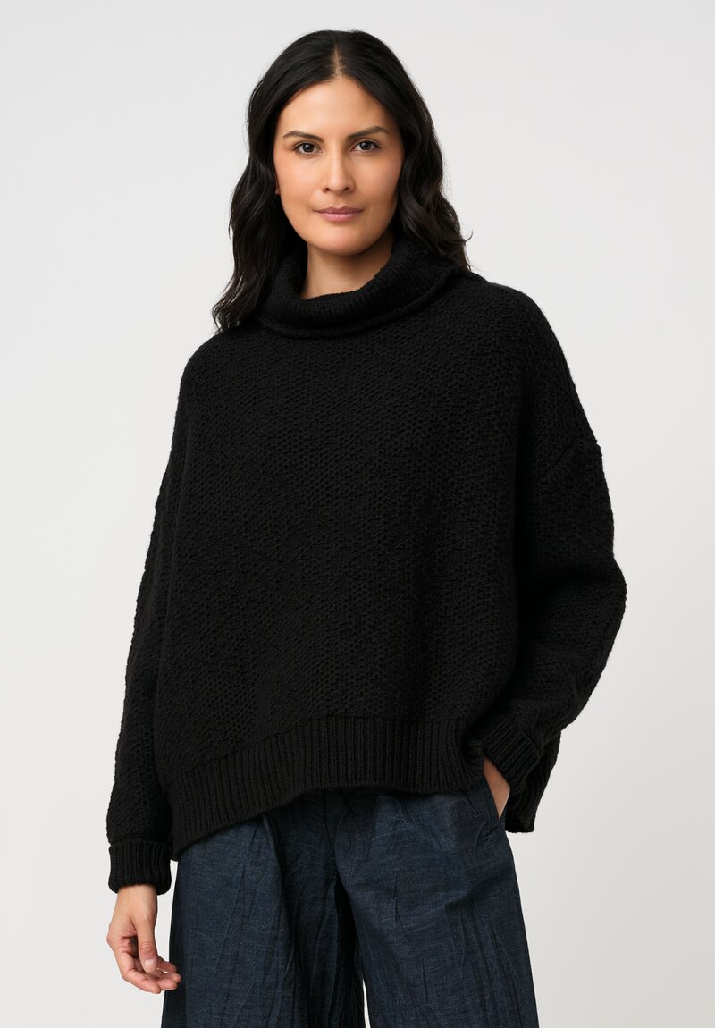 Daniel Andresen Fine-Knit Cashmere Blackberry Pullover in Obsidian Black