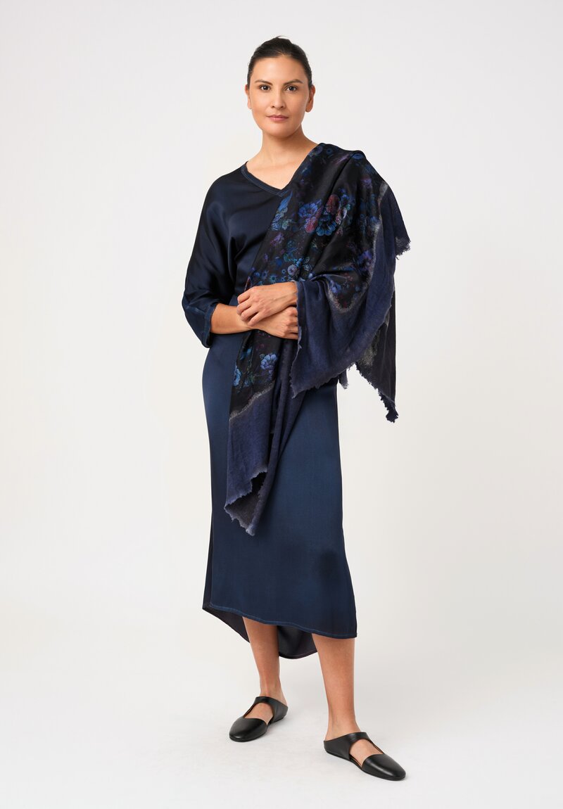 Avant Toi Silk V-Neck Kaftan Dress in Nero & Fiume Blue