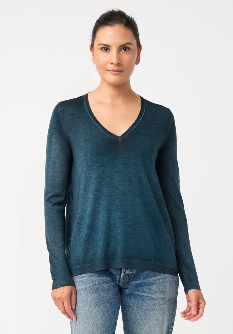 Avant Toi Cashmere & Vintage Silk One-of-a-Kind V-Neck Sweater in Laguna Blue Hydrangea