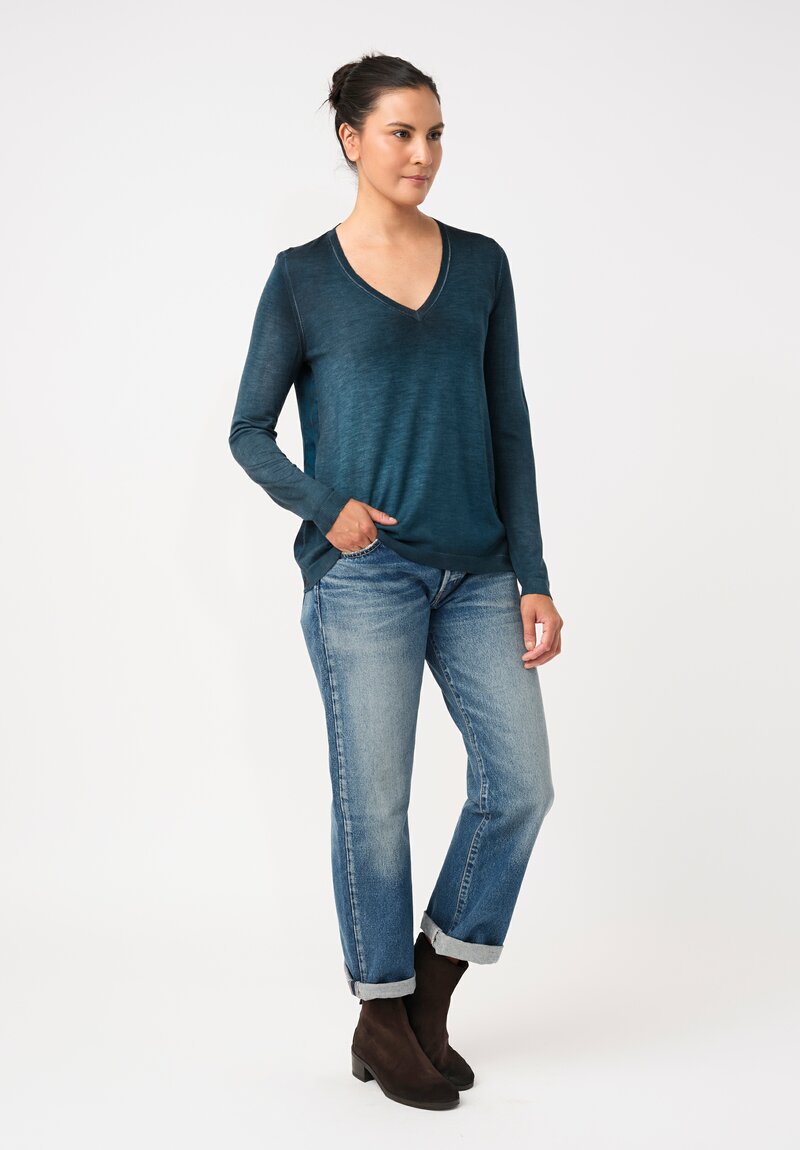 Avant Toi Cashmere & Vintage Silk One-of-a-Kind V-Neck Sweater in Laguna Blue Hydrangea