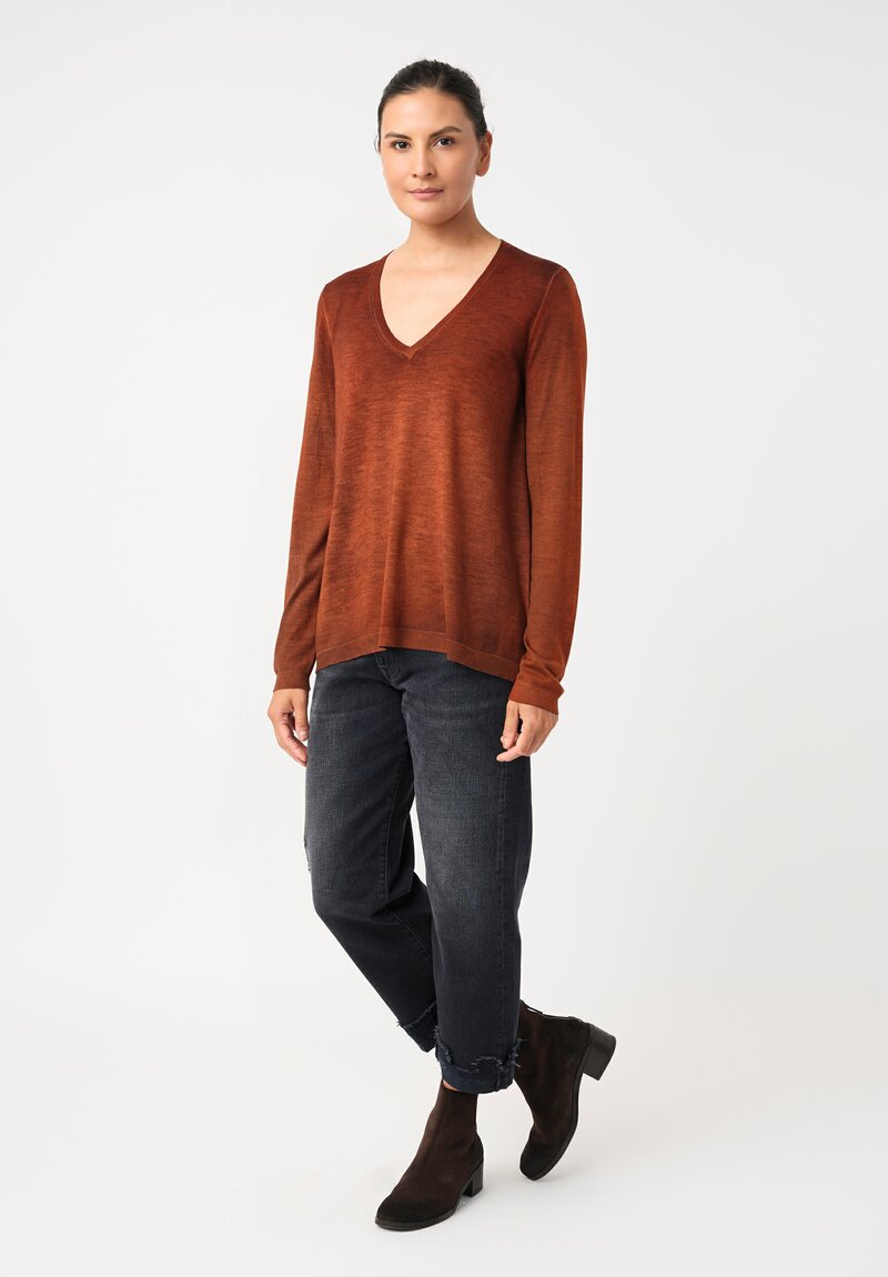 Avant Toi Cashmere & Vintage Silk One-of-a-Kind V-Neck Sweater in Mango Orange Flourish