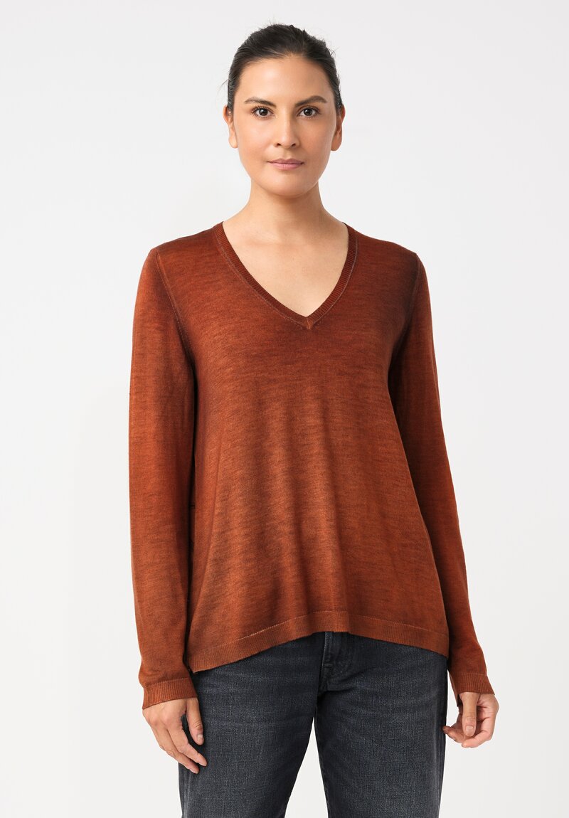 Avant Toi Cashmere & Vintage Silk One-of-a-Kind V-Neck Sweater in Mango Orange Saddles