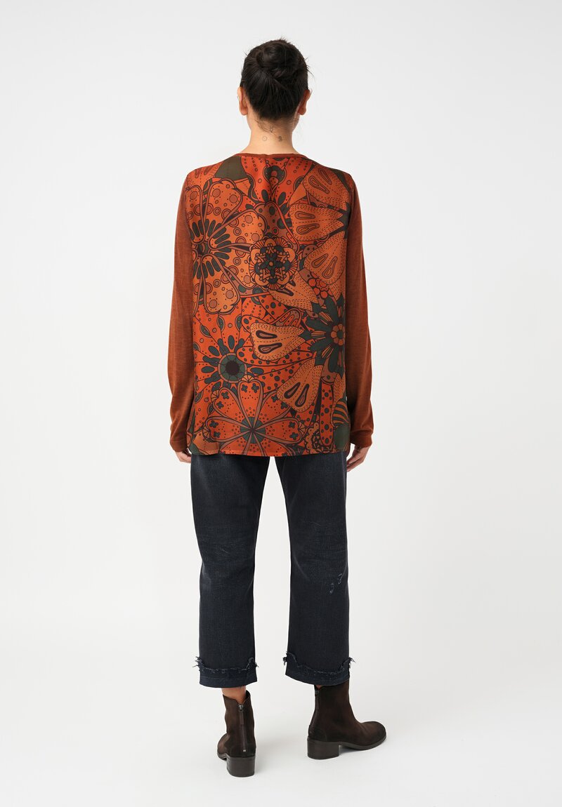 Avant Toi Cashmere & Vintage Silk One-of-a-Kind V-Neck Sweater in Mango Orange Graphics