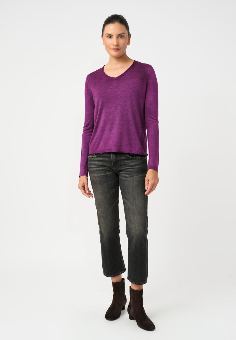 Avant Toi Cashmere & Silk Hand-Painted V-Neck Sweater in Nero & Anemone Pink