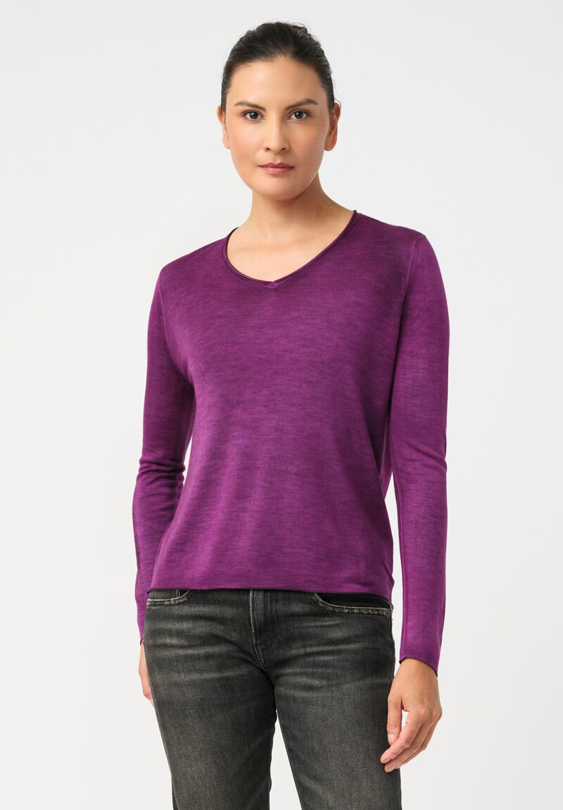 Avant Toi Cashmere & Silk Hand-Painted V-Neck Sweater in Nero & Anemone Pink