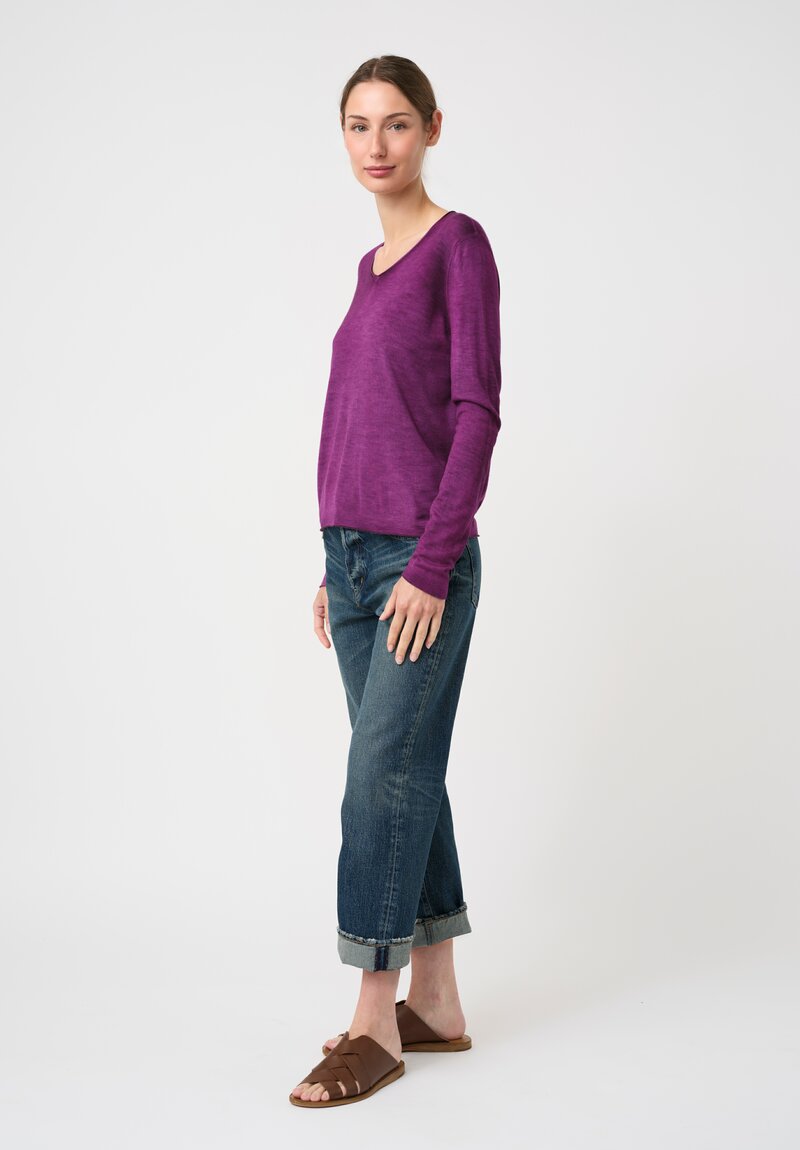 Avant Toi Cashmere & Silk Hand-Painted V-Neck Sweater in Nero & Anemone Pink