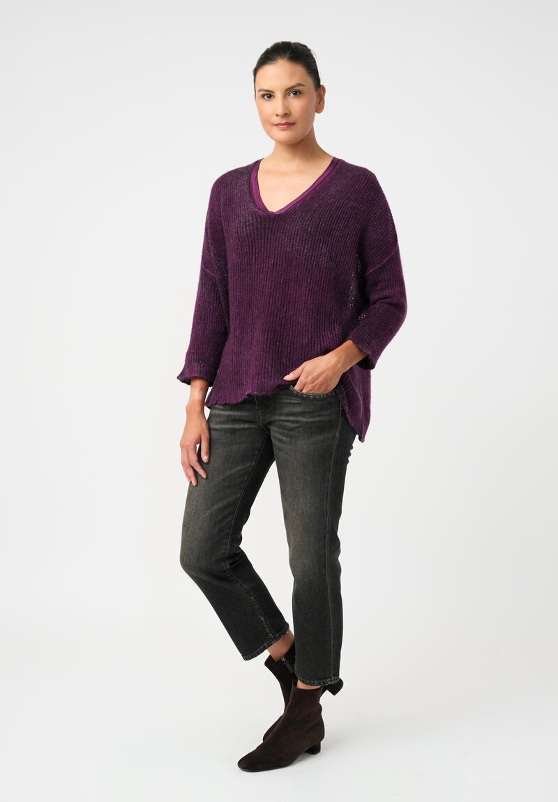 Avant Toi Cashmere & Silk V-Neck Garza Sweater in Nero & Anemone Purple