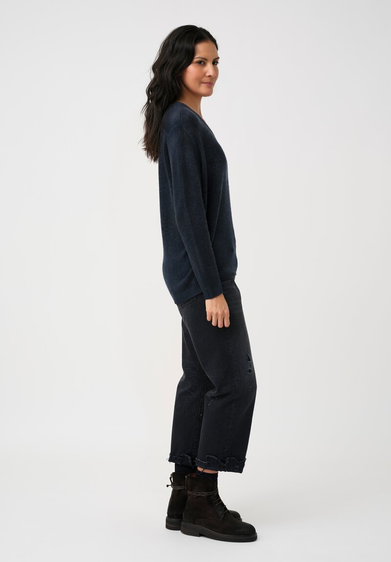 Avant Toi Cashmere Rilassata V-Neck Sweater in Nero & Fiume Blue