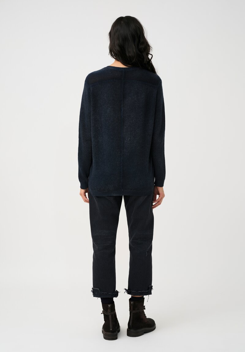 Avant Toi Cashmere Rilassata V-Neck Sweater in Nero & Fiume Blue