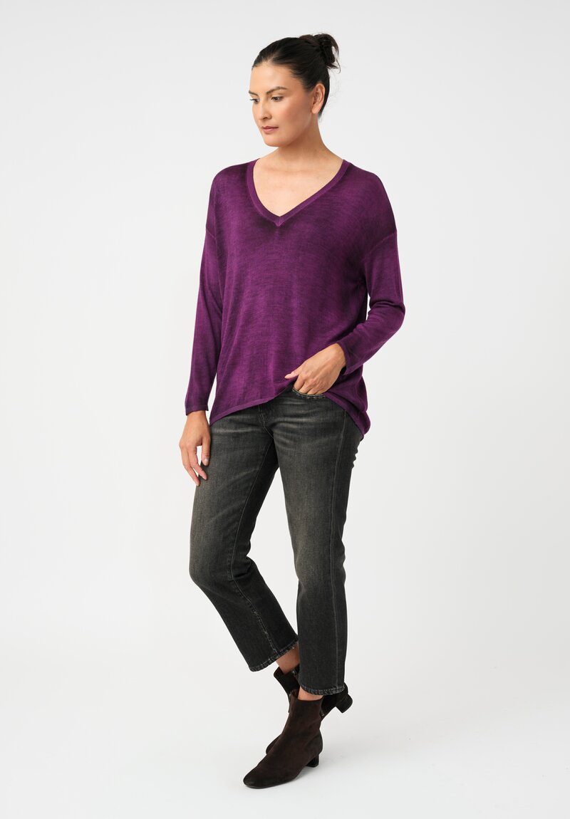 Avant Toi Cashmere & Silk V-Neck Barchetta Sweater in Nero & Anemone Purple