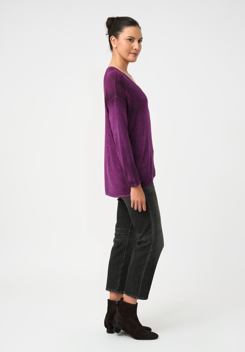 Avant Toi Cashmere & Silk V-Neck Barchetta Sweater in Nero & Anemone Purple