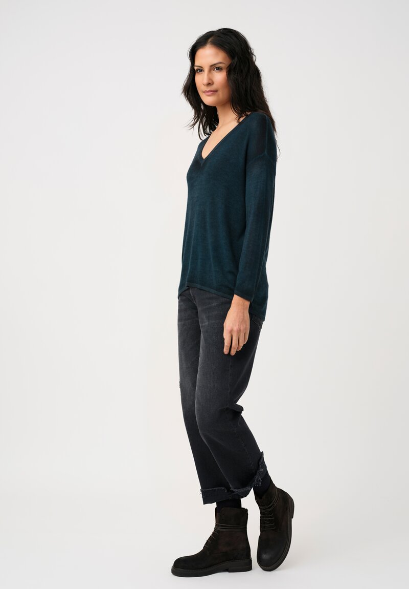 Avant Toi Hand-Painted Cashmere & Silk Maglia V-Neck Sweater in Nero & Laguna Blue