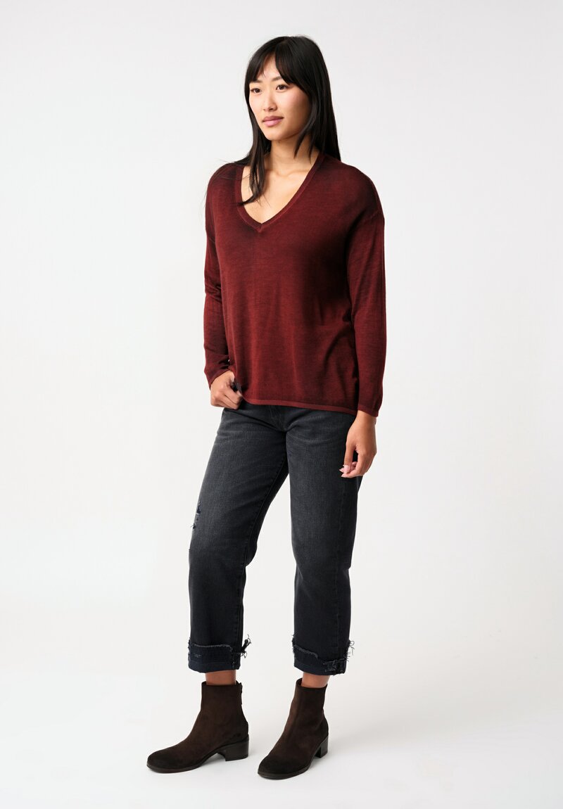 Avant Toi Cashmere & Silk Hand-Painted V-Neck Barchetta Sweater in Nero & Fuoco Red