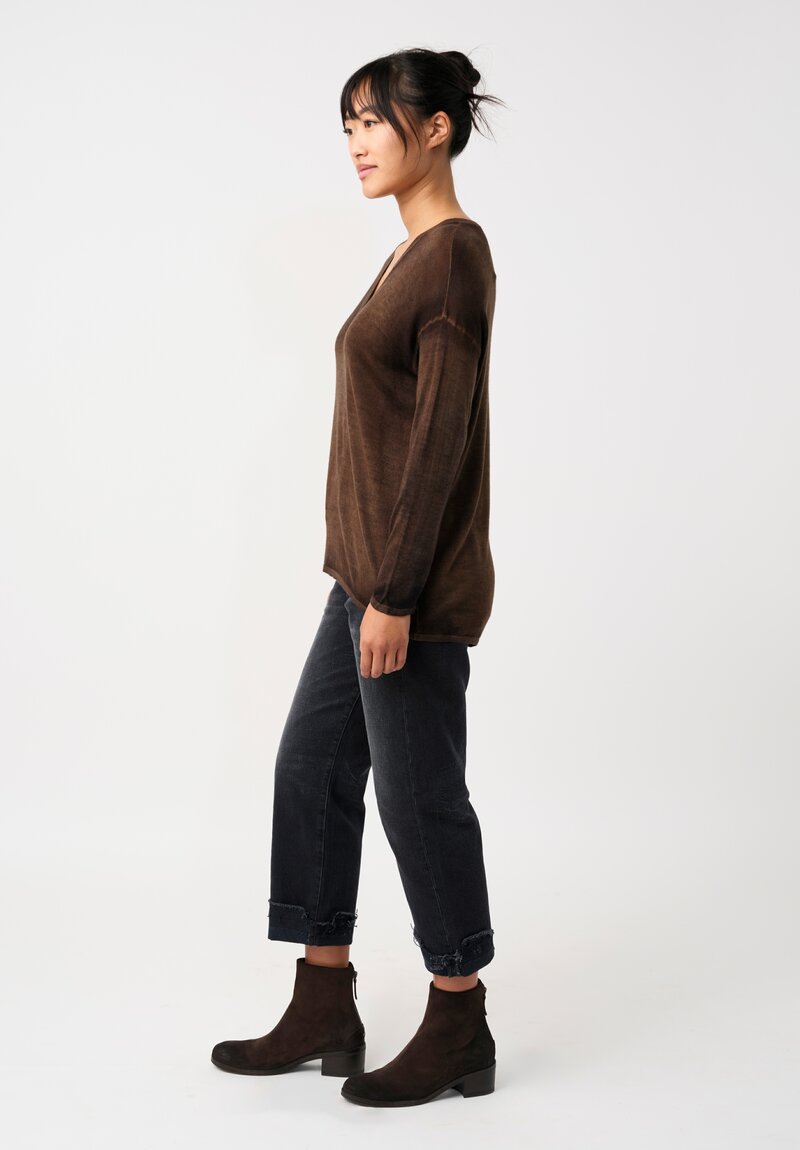 Avant Toi Cashmere & Silk V-Neck Barchetta Sweater in Nero & Sughero Brown