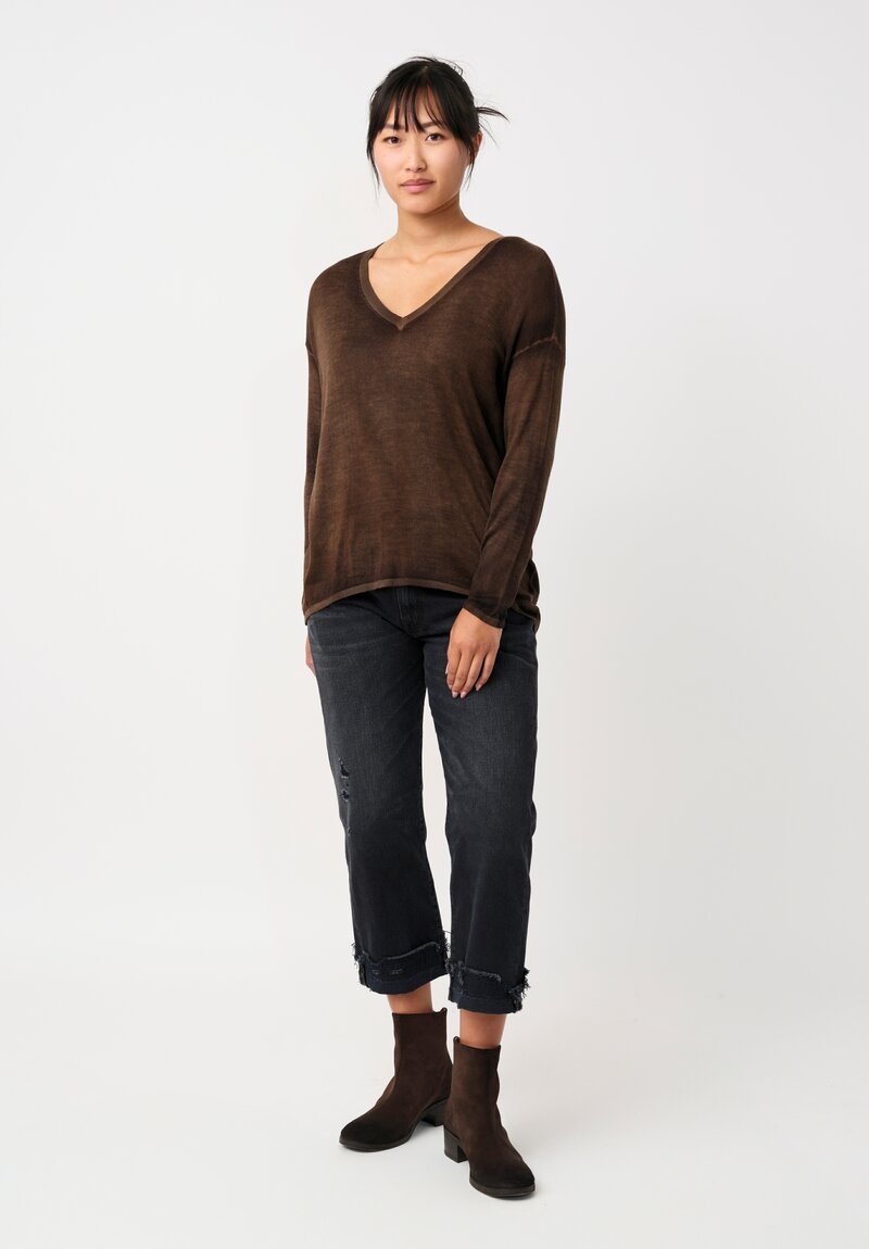 Avant Toi Cashmere & Silk V-Neck Barchetta Sweater in Nero & Sughero Brown