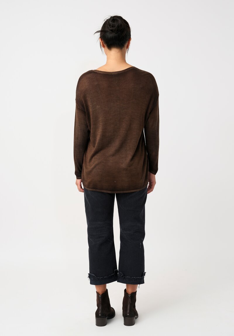 Avant Toi Cashmere & Silk V-Neck Barchetta Sweater in Nero & Sughero Brown