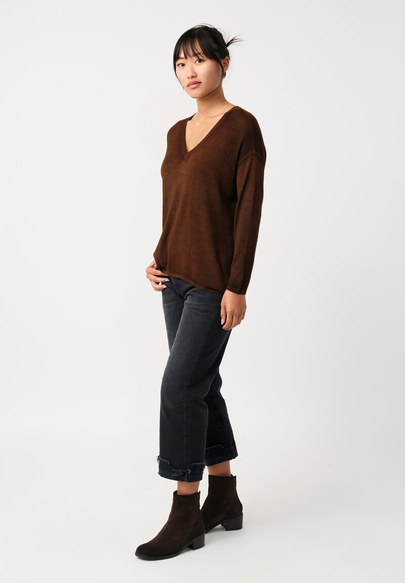 Avant Toi Cashmere & Silk V-Neck Barchetta Sweater in Nero & Antilope Brown