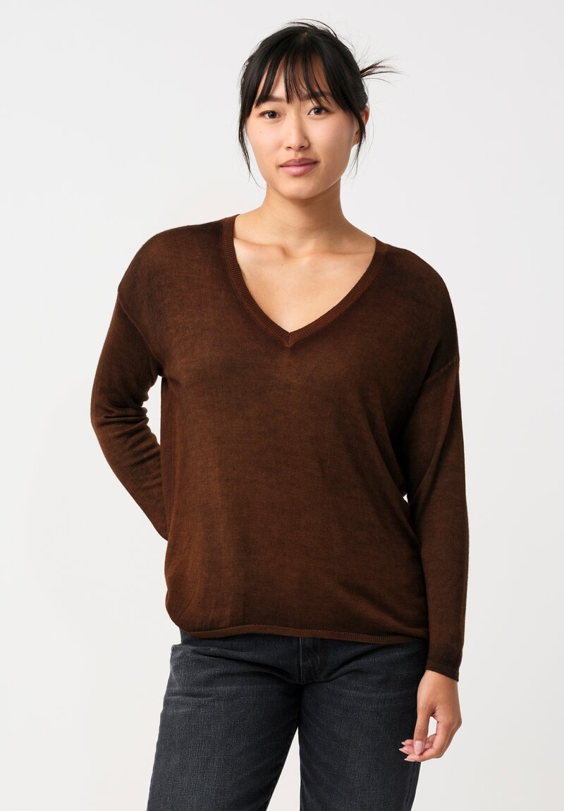 Avant Toi Cashmere & Silk V-Neck Barchetta Sweater in Nero & Antilope Brown