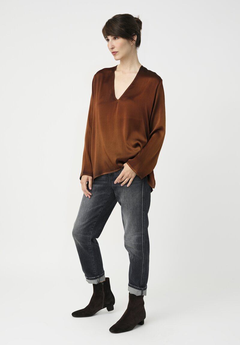 Avant Toi Silk Hand-Painted V-Neck Barchetta Top in Nero & Ambra Brown