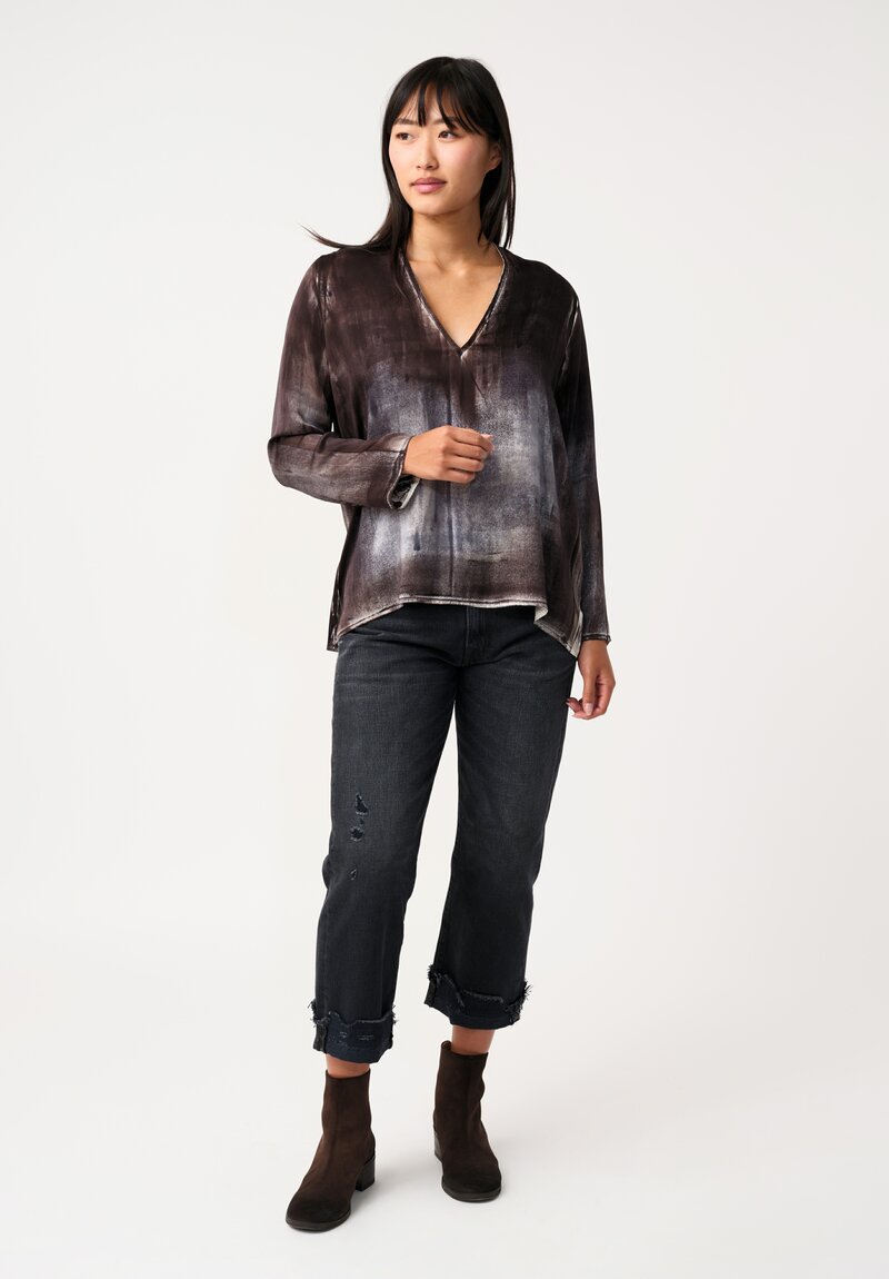 Avant Toi Silk Hand-Painted V-Neck Barchetta Top in Carruba Grey Murales