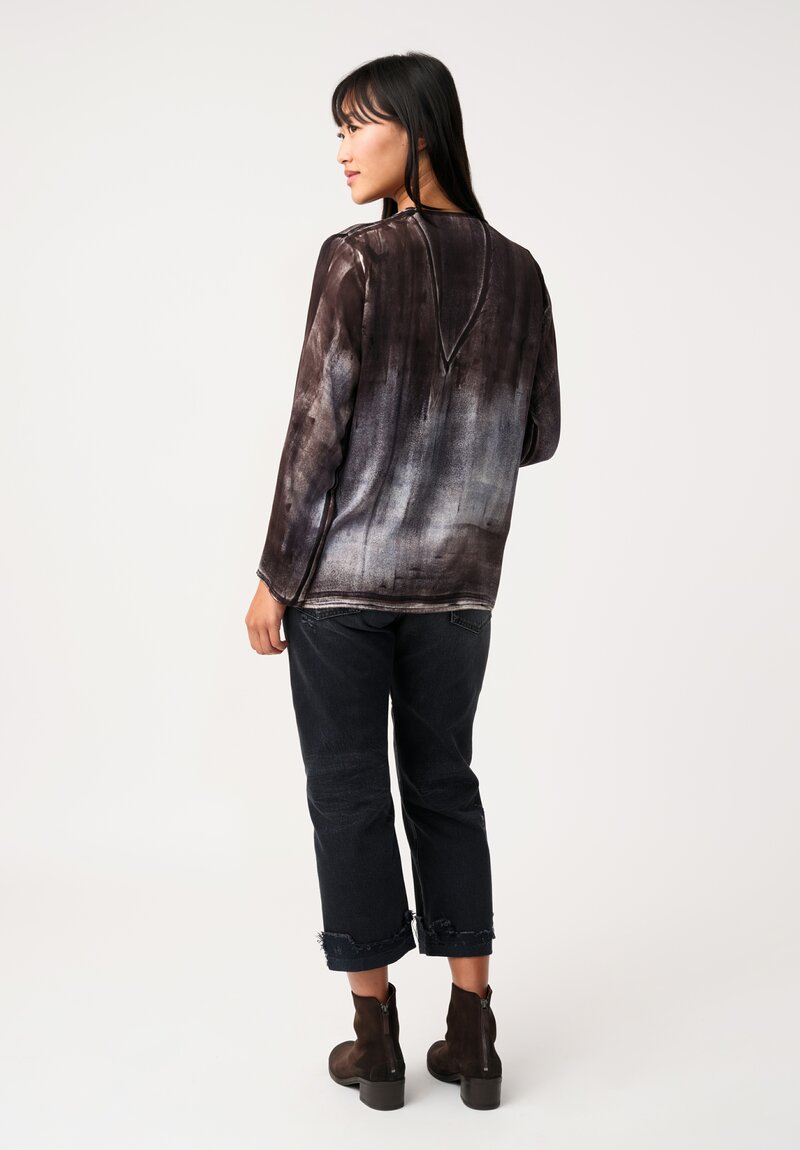 Avant Toi Silk Hand-Painted V-Neck Barchetta Top in Carruba Grey Murales