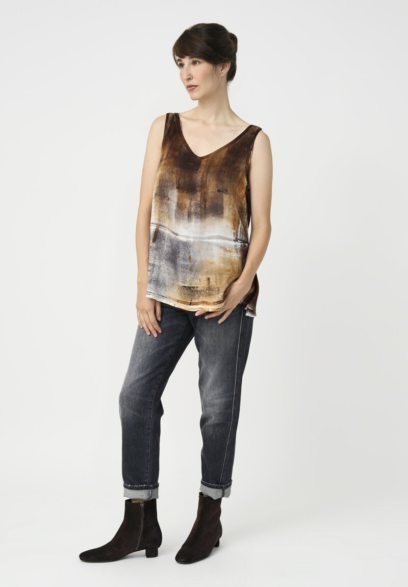 Avant Toi Silk Hand-Painted V-Neck Sleeveless Top in Antilope Brown Murales