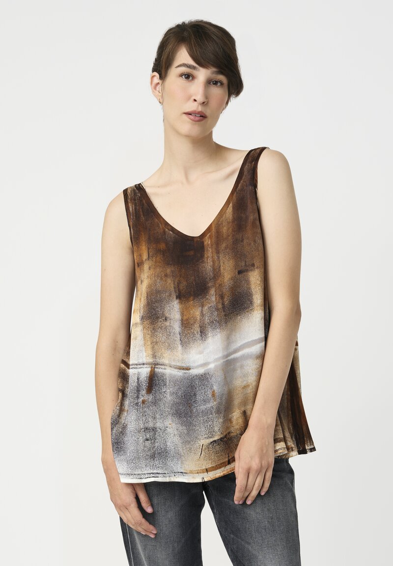 Avant Toi Silk Hand-Painted V-Neck Sleeveless Top in Antilope Brown Murales