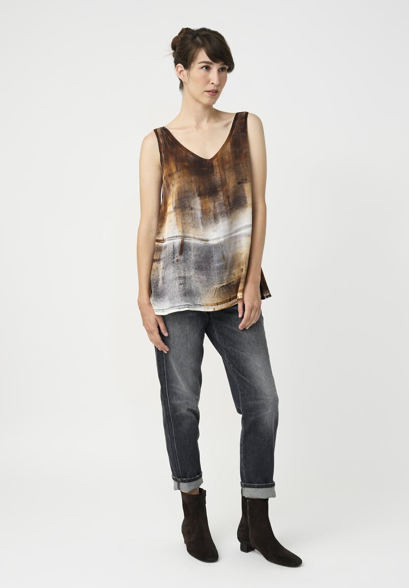 Avant Toi Silk Hand-Painted V-Neck Sleeveless Top in Antilope Brown Murales