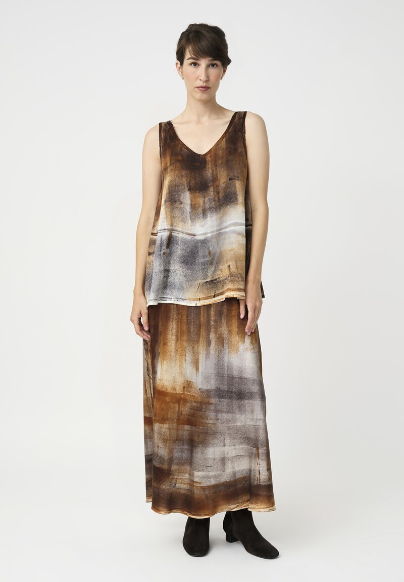 Avant Toi Silk Hand-Painted V-Neck Sleeveless Top in Antilope Brown Murales