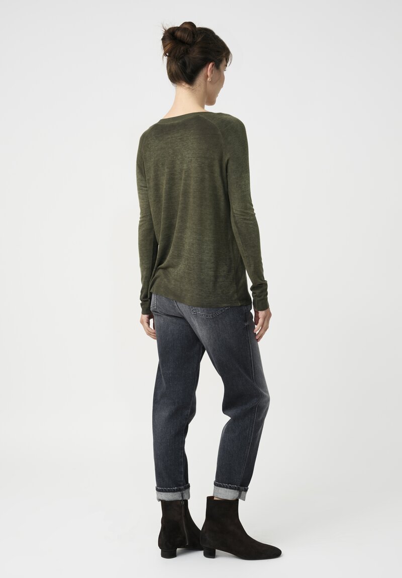 Avant Toi Ribbed V-Neck Costina Top in Nero & Moss Green