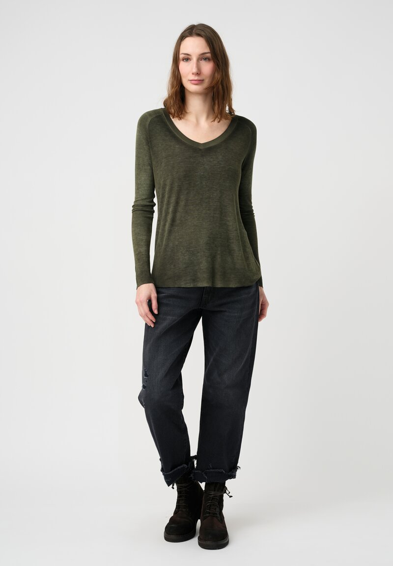 Avant Toi Ribbed V-Neck Costina Top in Nero & Moss Green