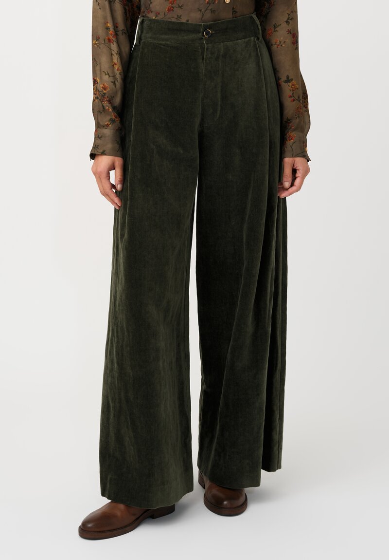Uma Wang Cotton & Linen Velvet Pleated Pudding Pants in Basil Green