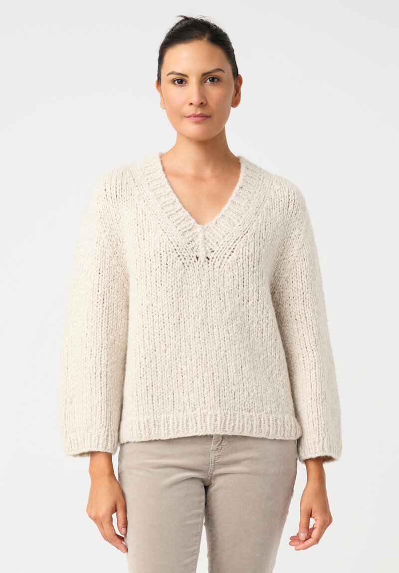 Wommelsdorff Cashmere & Silk Hand-Knit Zara V-Neck Sweater in Ivory White