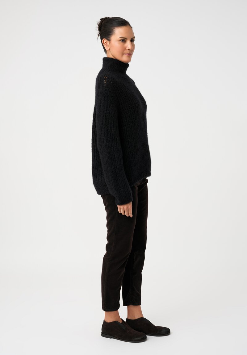 Wommelsdorff Cashemere Knit Yara Turtleneck Sweater in Black