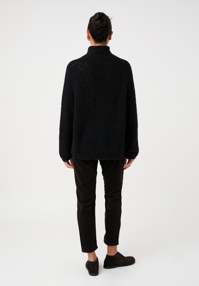 Wommelsdorff Cashemere Knit Yara Turtleneck Sweater in Black