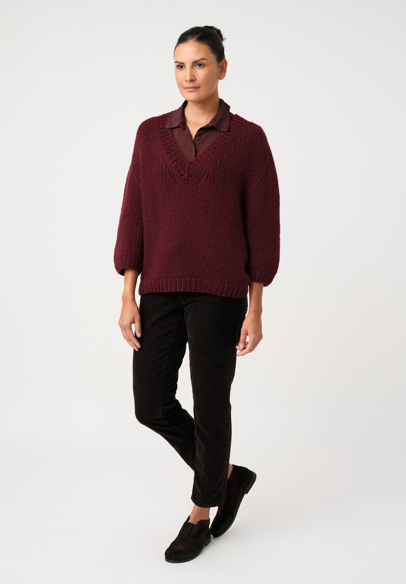 Wommelsdorf Cashmere Knit V Neck Dara Sweater in Burgundy