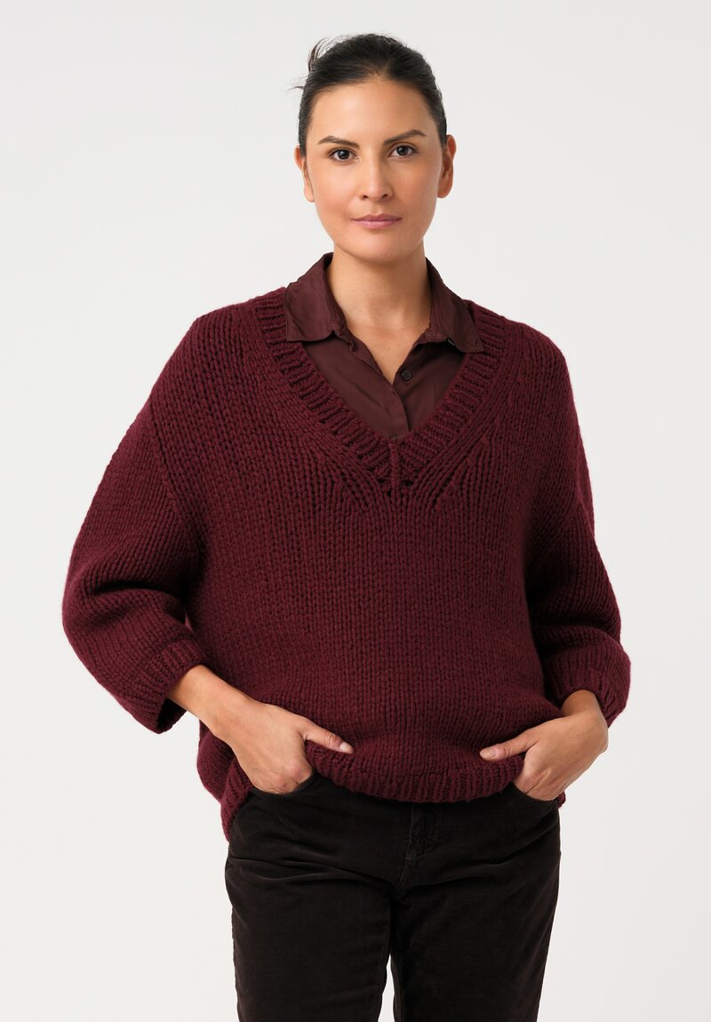 Wommelsdorf Cashmere Knit V Neck Dara Sweater in Burgundy