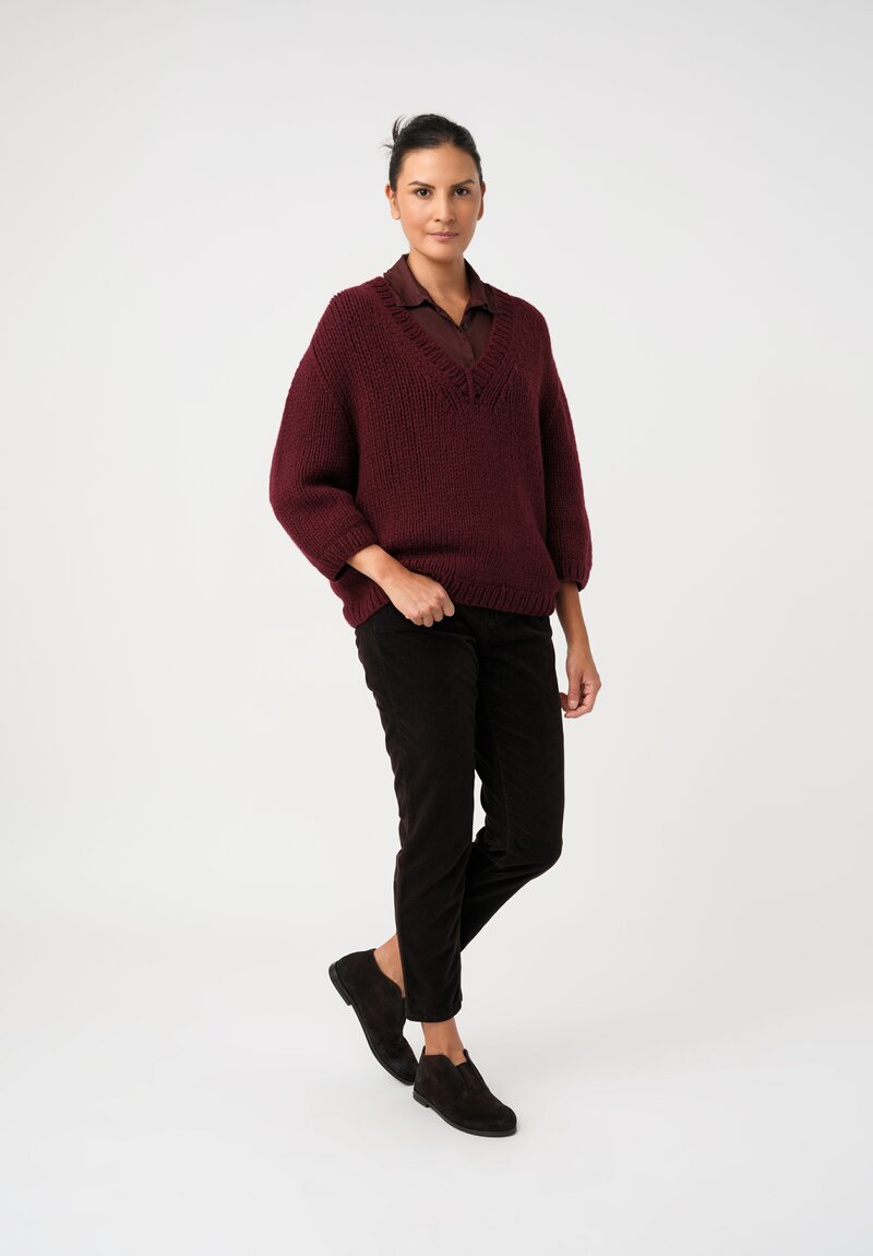 Wommelsdorf Cashmere Knit V Neck Dara Sweater in Burgundy